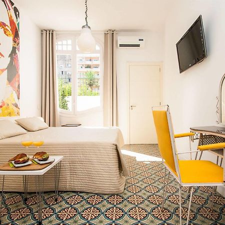 Aparthotel Numa Barcelona Roca Esterno foto