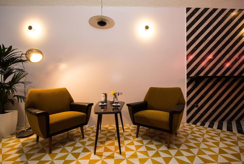 Aparthotel Numa Barcelona Roca Esterno foto